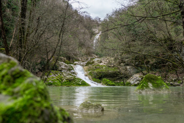 Výprava do Chorvatska přes vodopády u Buzetu a Škocjanské jeskyně